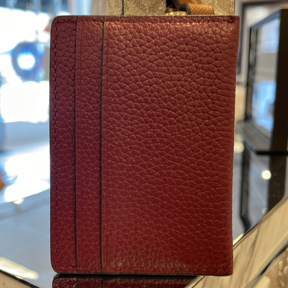 MICHAEL KORS
Reed Large Pebbled Leather Card Holder Case
Dark Cherry 
NWT - Picture 4 of 16